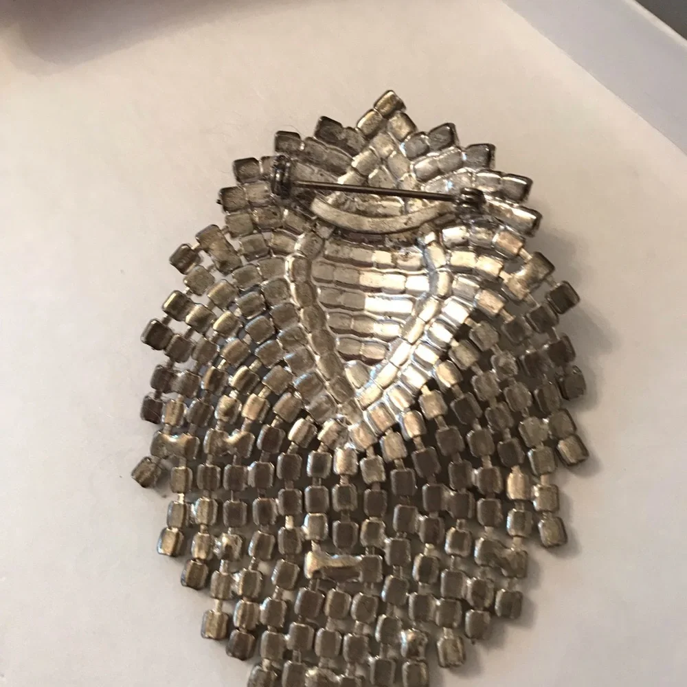 Ladies vintage Silver tone rhinestone broach pin - Picture 6 of 12